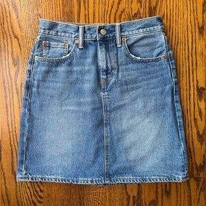 Levi’s Blue Denim High Rise Skirt Women’s 24